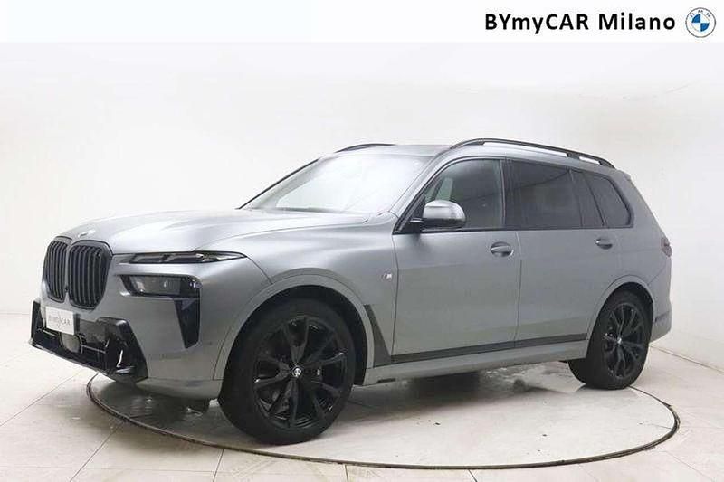 Usata BMW X7 M Sport 352 CV (258 kW) 2025 Frozen pure grey metallizzato SUV
