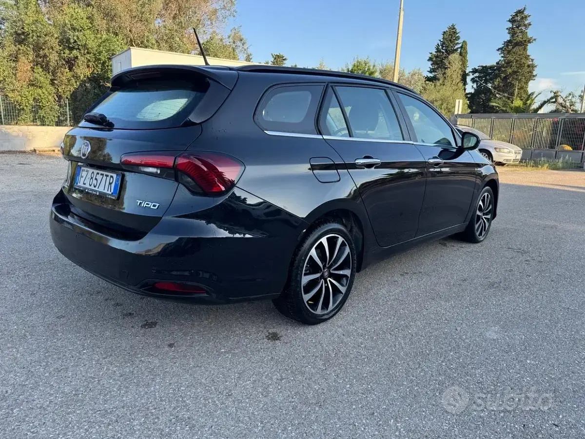 Usata Fiat Tipo Business 120 CV (88 kW) 2020 Nero Station wagon