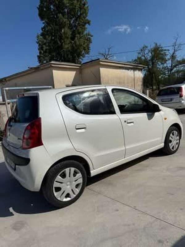 Używany Nissan Pixo 68 KM (50 kW) 2011 Hatchback