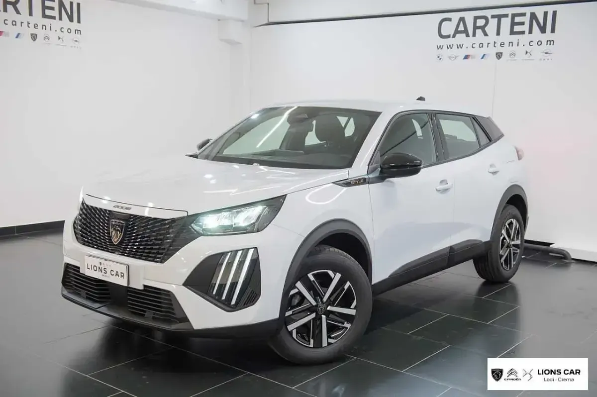Usata Peugeot 2008 Style 102 CV (75 kW) 2026 SUV