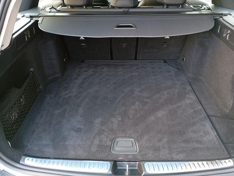 Usata Mercedes C220 Premium 200 CV (147 kW) 2023 Grigio metall. Station wagon