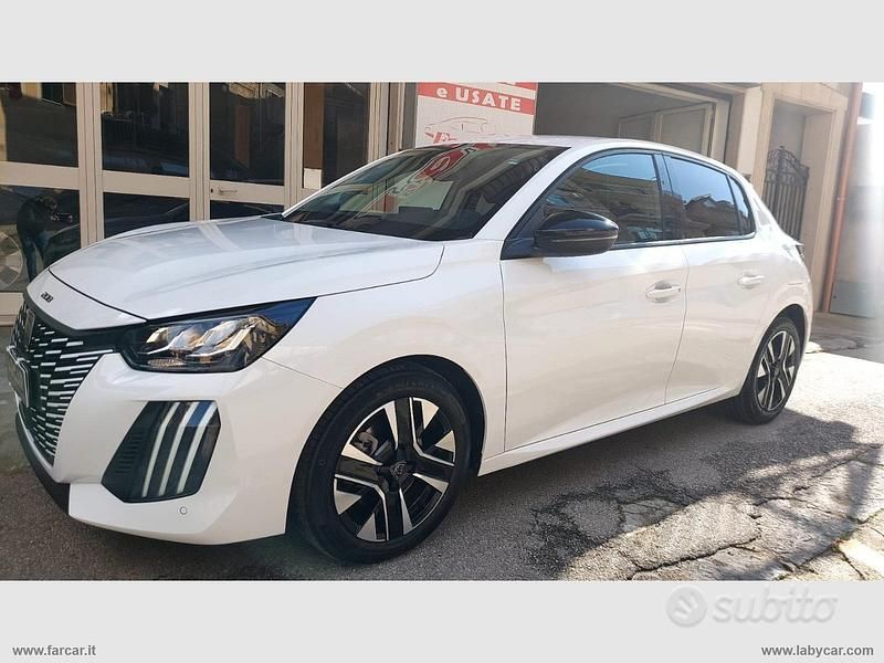 Usata Peugeot 208 Allure 101 CV (74 kW) 2025 Bianco Utilitaria