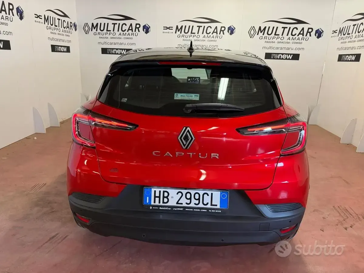 Usata Renault Captur Evolution 101 CV (74 kW) 2025 Rosso SUV