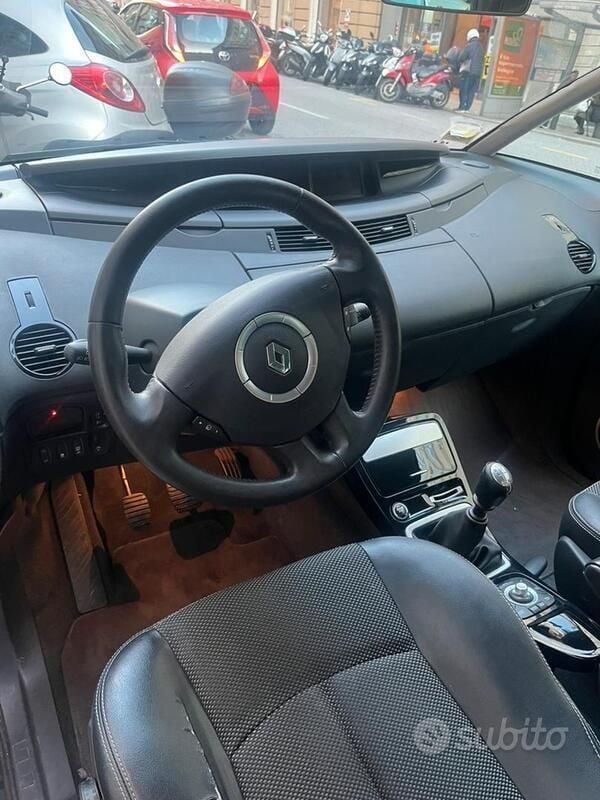 Usata Renault Espace 175 CV (128 kW) 2011 Grigio Monovolume