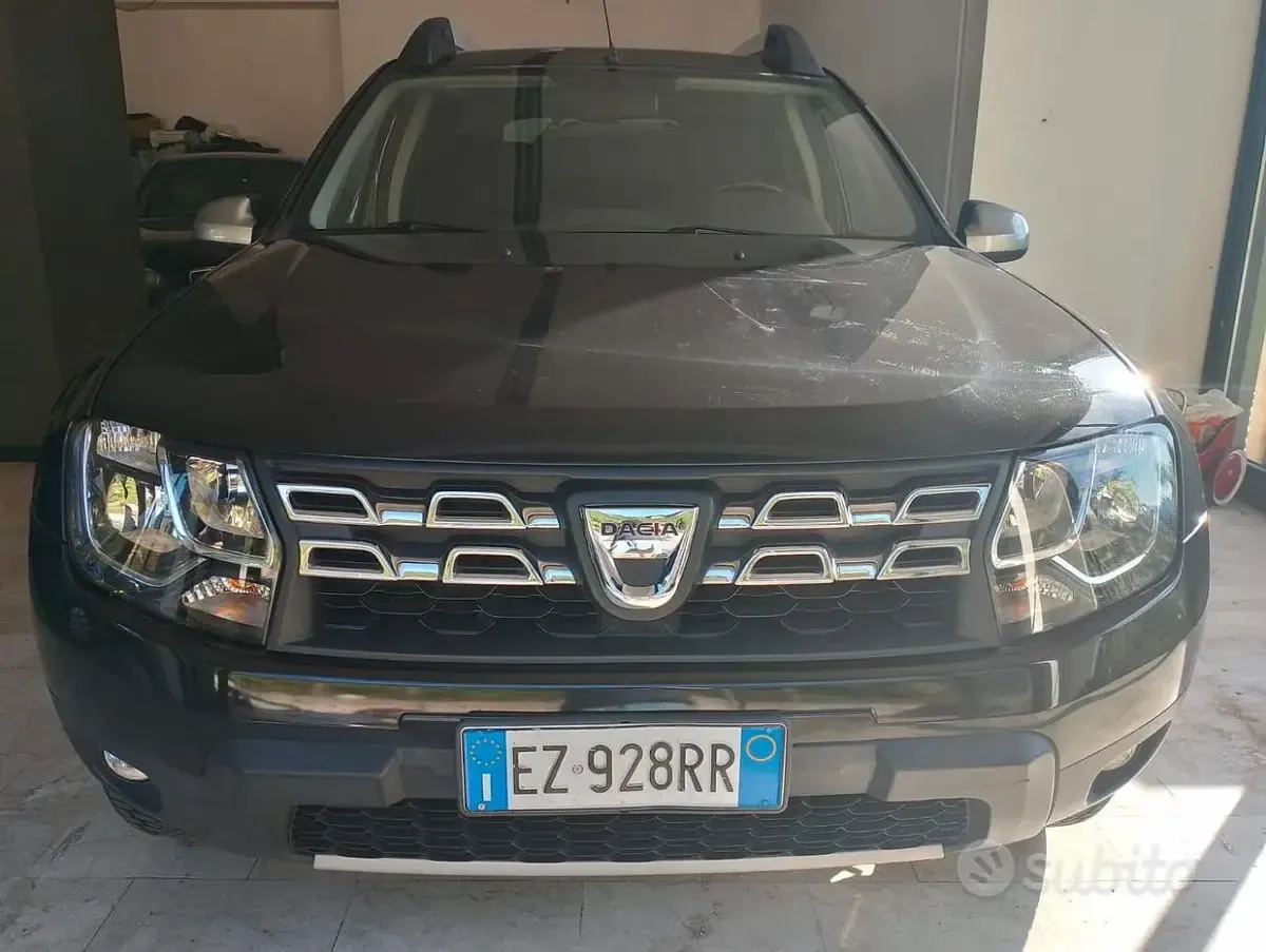 Usata Dacia Duster Lauréate 109 CV (80 kW) 2015 Nero SUV