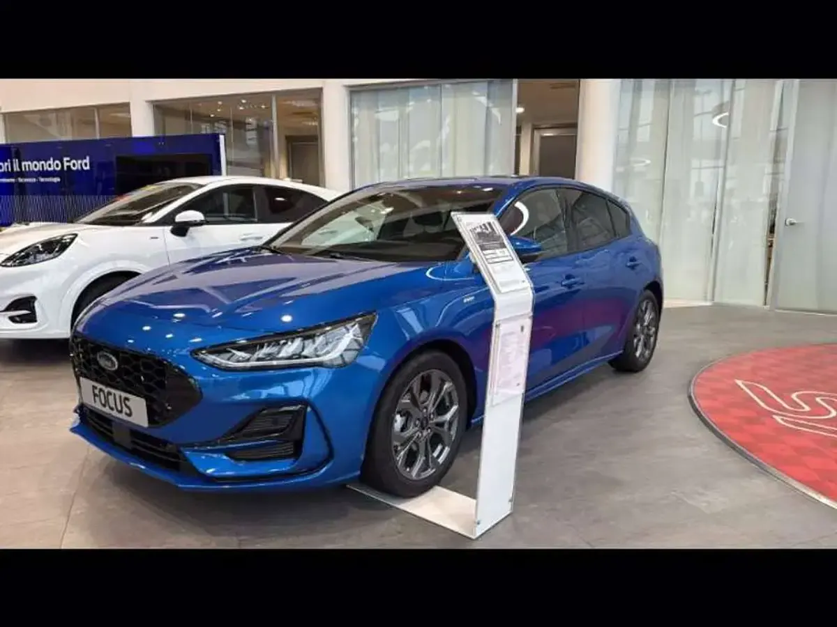 Nuova Ford Focus ST-Line 125 CV (91 kW) 2026 Chrome blue  Berlina