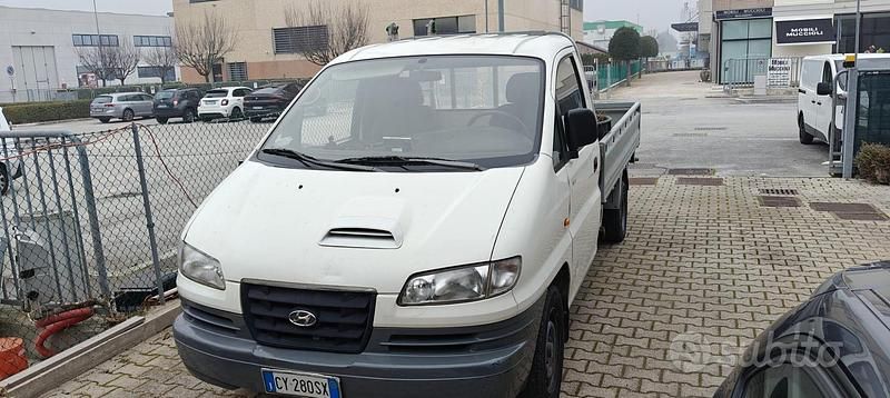 Usata Hyundai H-1 100 CV (73 kW) 2005 Bianco Monovolume