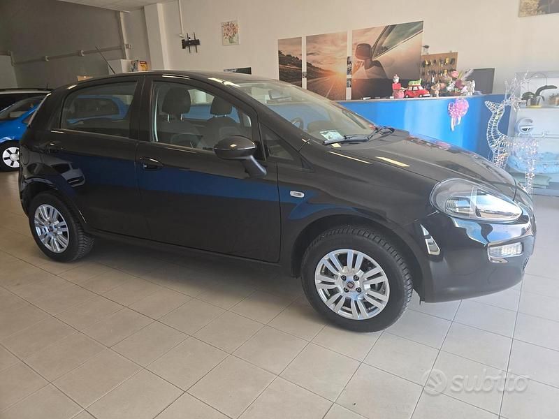 Usata Fiat Punto Street 77 CV (56 kW) 2013 Nero Utilitaria
