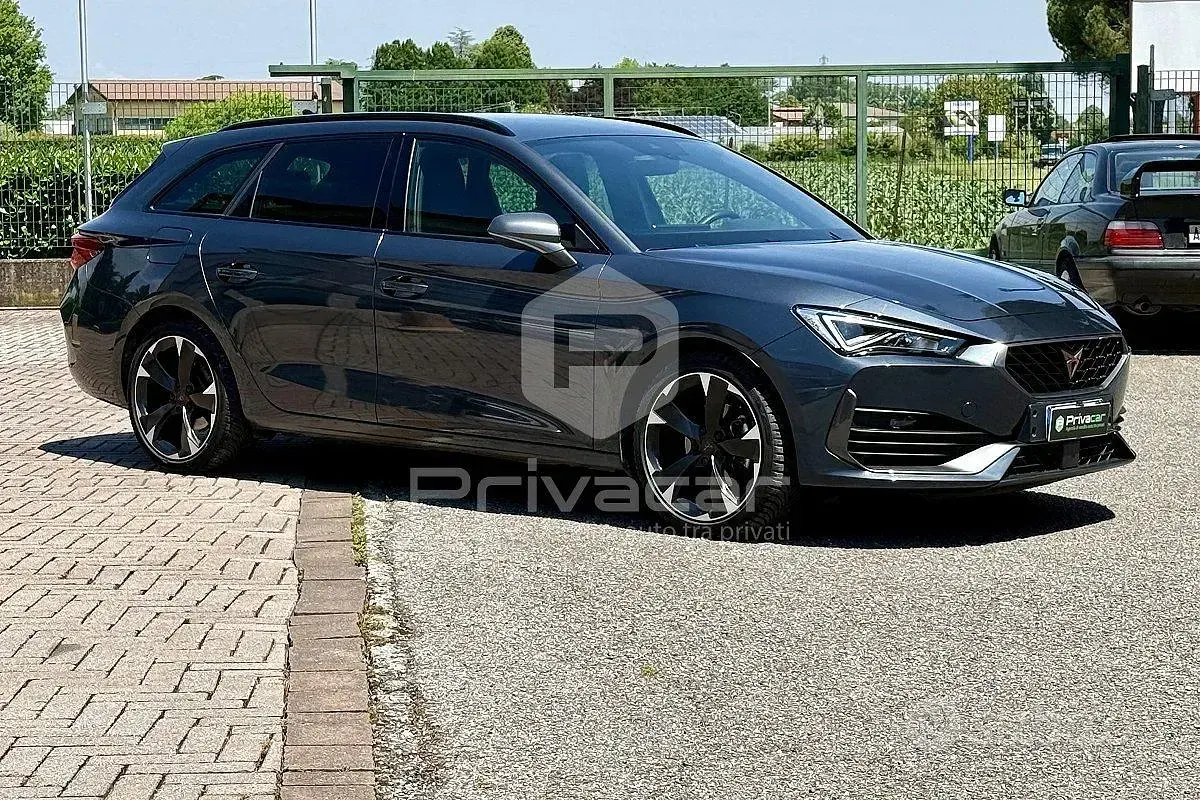 Usata Cupra Leon 150 CV (110 kW) 2024 Blu Station wagon