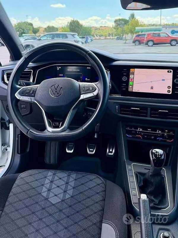 Usata VW Polo R-line 95 CV (69 kW) 2022 Bianco Utilitaria
