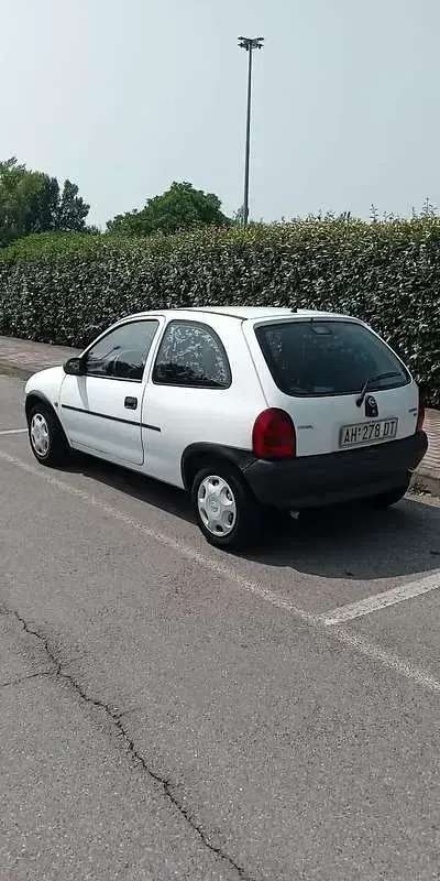Usata Opel Corsa Swing 67 CV (49 kW) 1995 Utilitaria