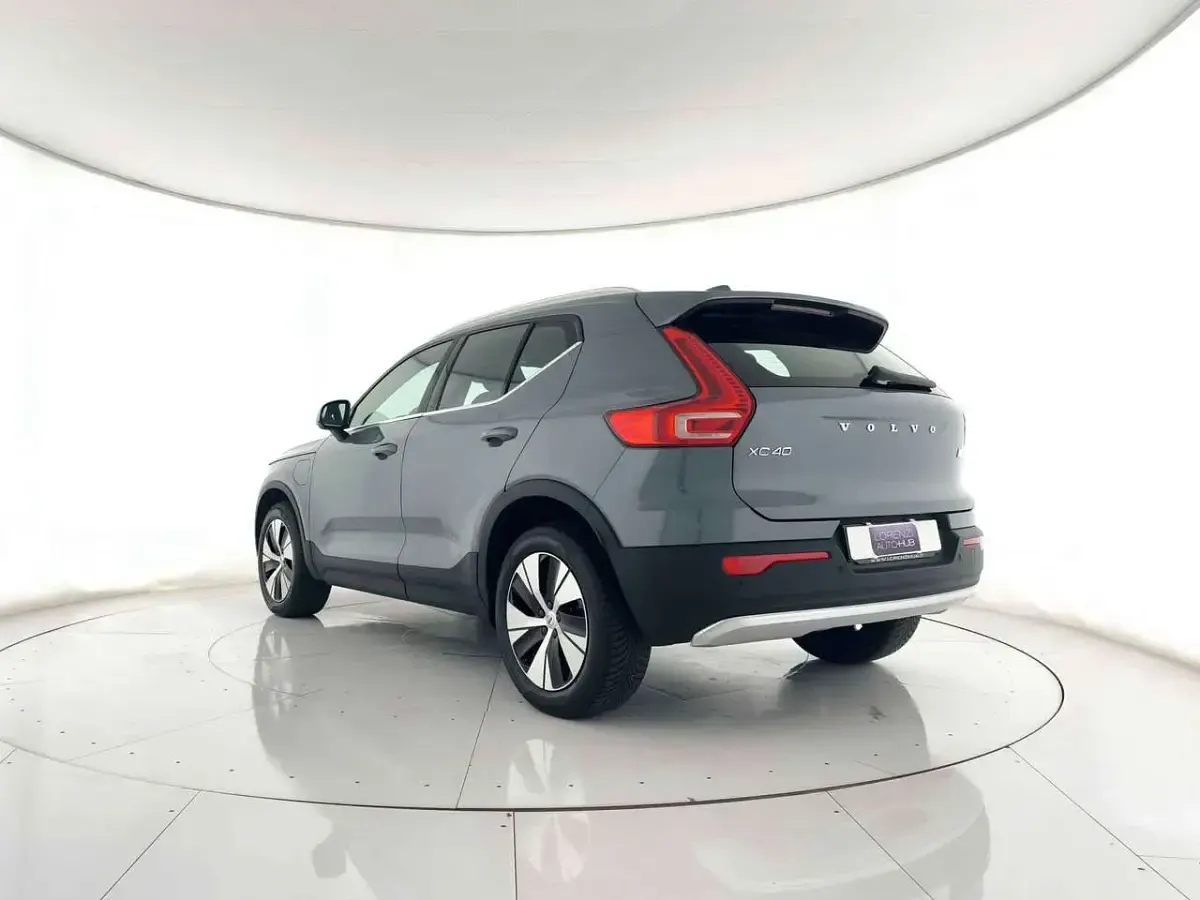 Usata Volvo XC40 Core 129 CV (94 kW) 2022 Thunder grey SUV