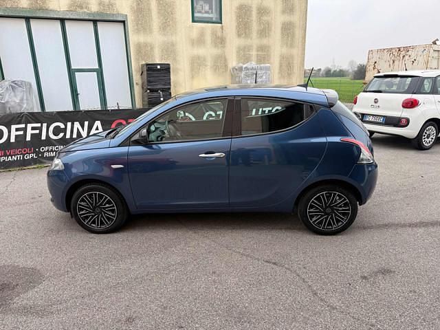 Usata Lancia Ypsilon Silver 69 CV (50 kW) 2023 Blu Utilitaria