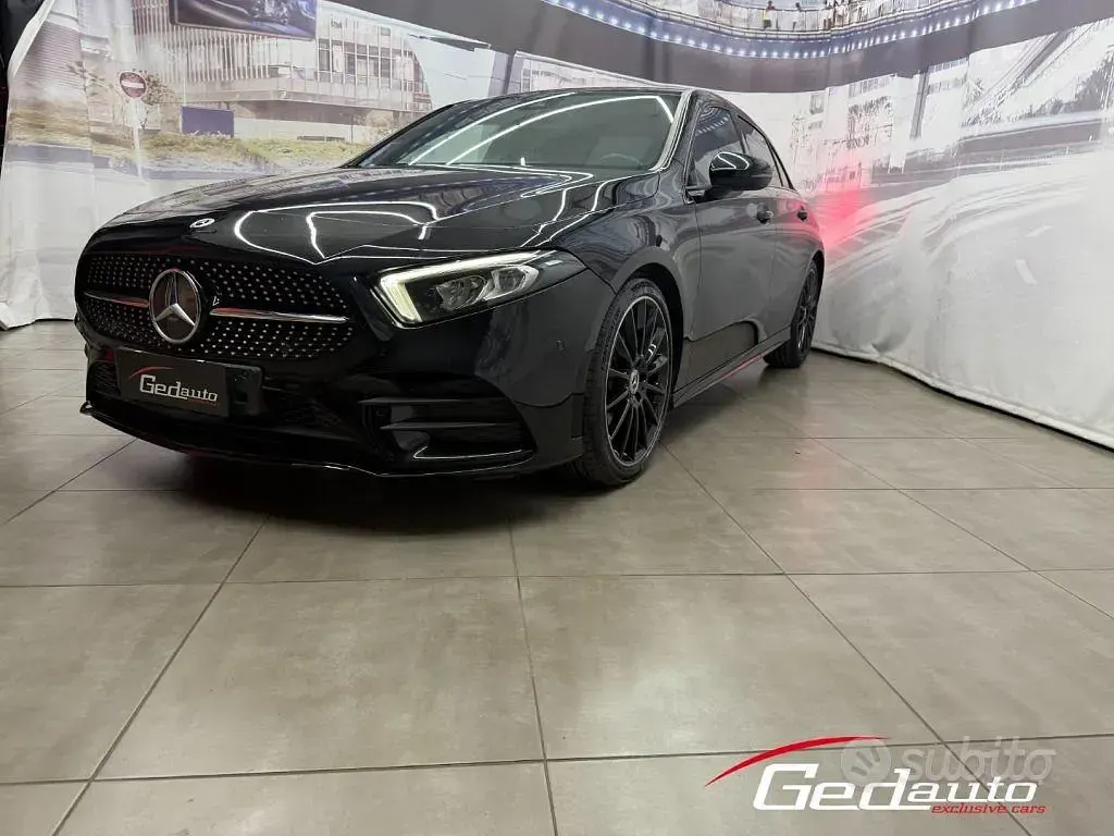 Usata Mercedes A180 Premium 116 CV (85 kW) 2022 Nero Berlina