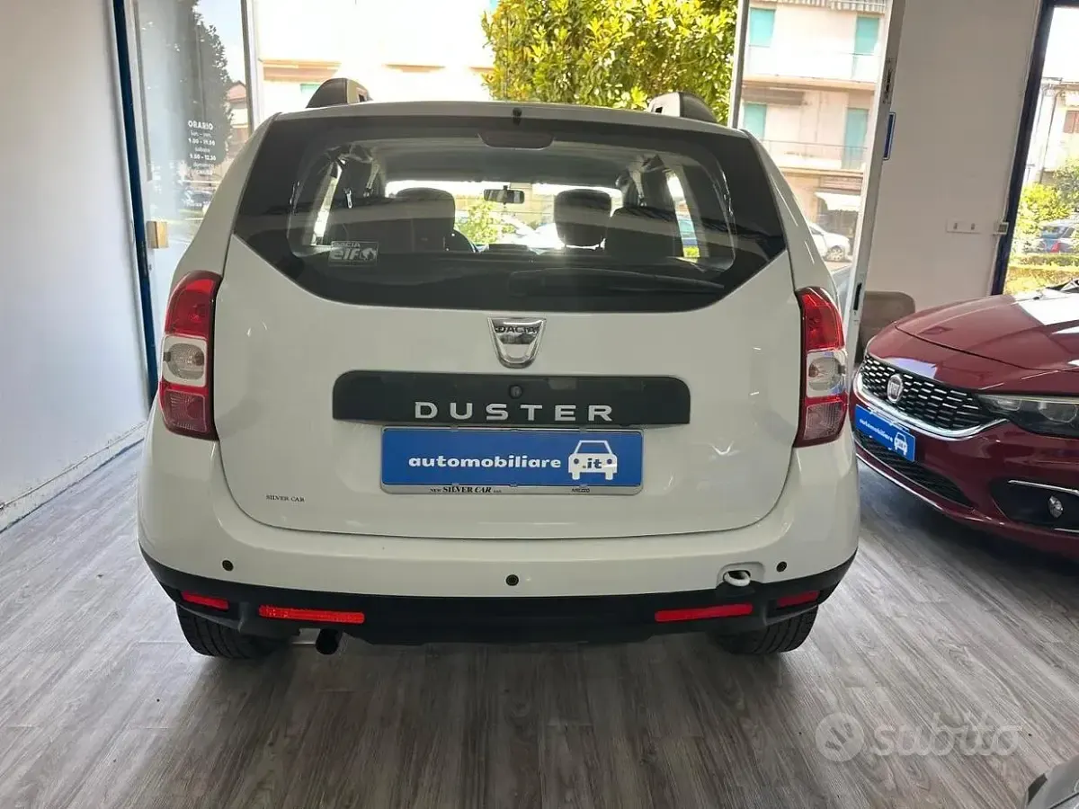Usata Dacia Duster Lauréate 109 CV (80 kW) 2017 Bianco SUV