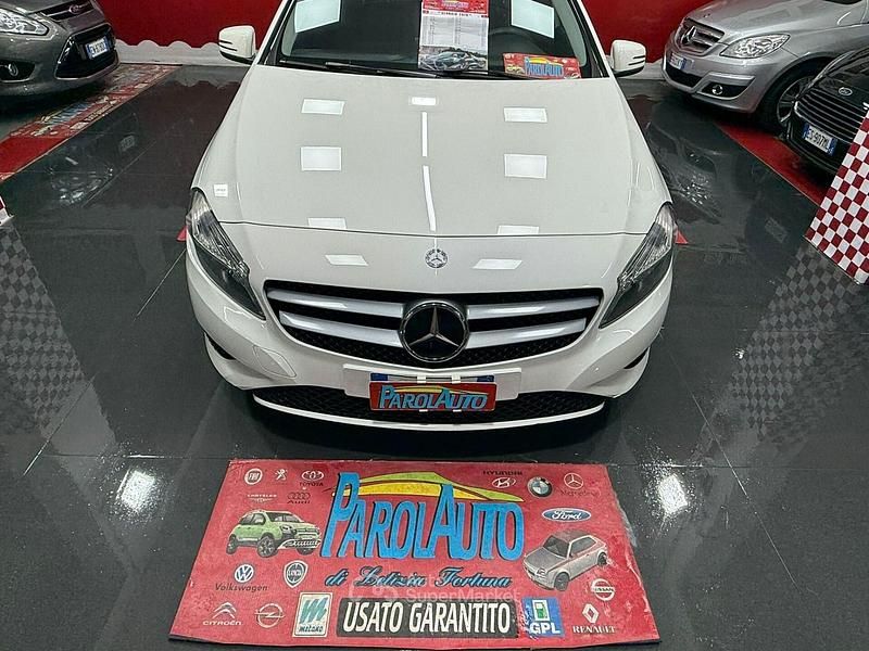 Usata Mercedes A180 109 CV (80 kW) 2015 Bianco Berlina