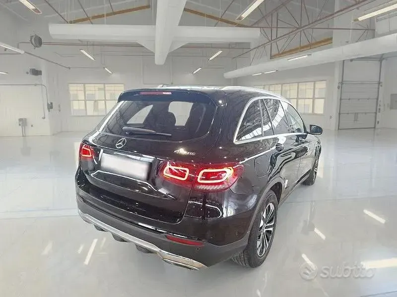 Usata Mercedes GLC200 163 CV (119 kW) 2021 Nero SUV