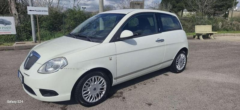 Usata Lancia Ypsilon 69 CV (50 kW) 2010 Bianco Utilitaria