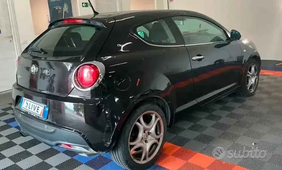 Usata Alfa Romeo MiTo Distinctive 120 CV (88 kW) 2010 Nero Utilitaria