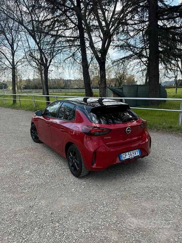 Usata Opel Corsa S 102 CV (75 kW) 2023 Rosso Utilitaria