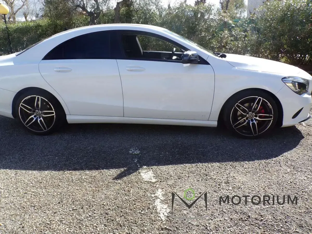 Usata Mercedes CLA180 109 CV (80 kW) 2019 Bianco Coupé