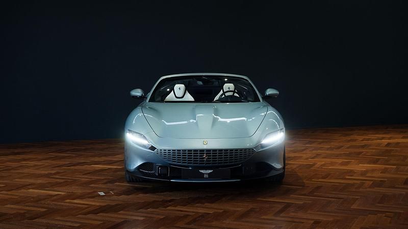 Usata Ferrari Roma 620 CV (456 kW) 2025 Blu Cabrio