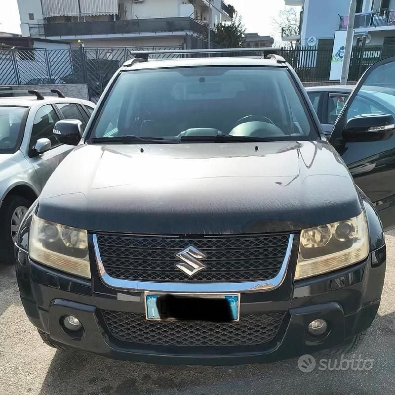 Nero Usata 2009 Suzuki Grand Vitara SUV | 6500 € (Ottimo prezzo) - Immagine 1/4