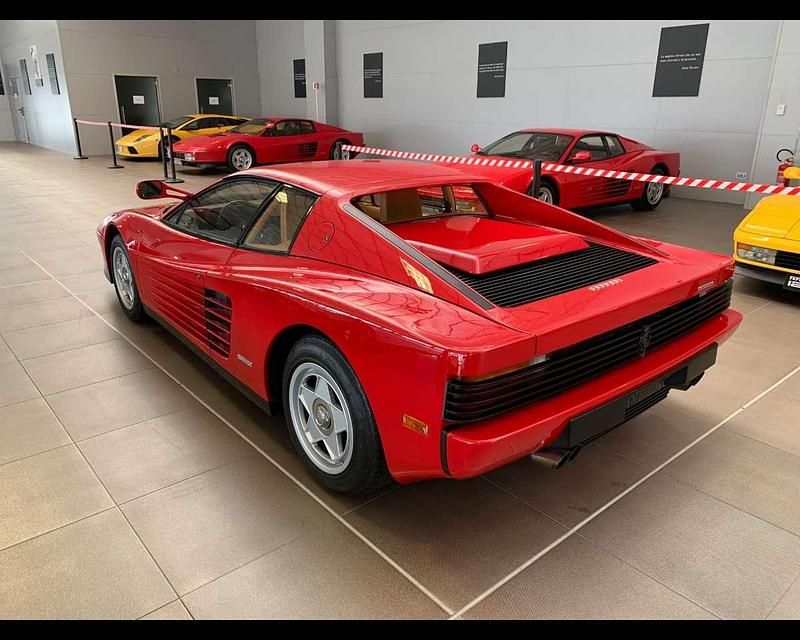 Usata Ferrari Testarossa 390 CV (286 kW) 1985 Rosso ferrari Coupé