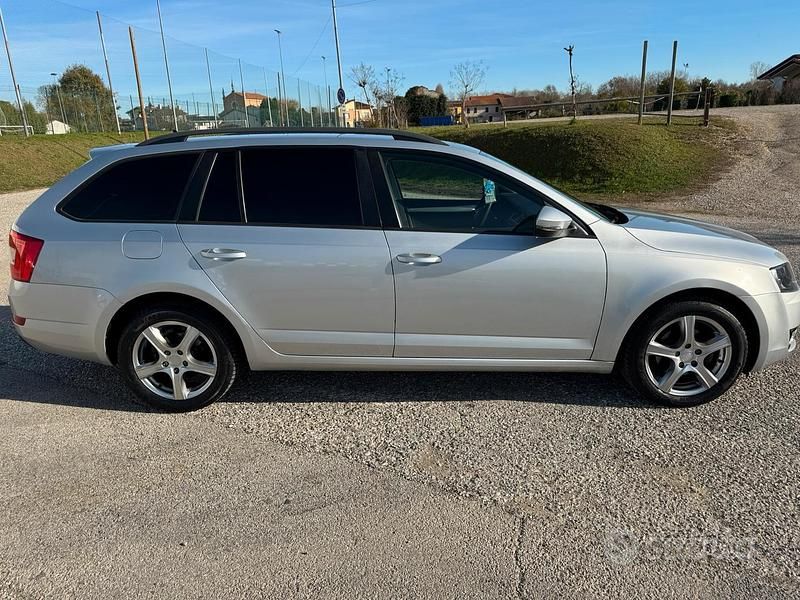 Usata Skoda Octavia 116 CV (85 kW) 2016 Grigio Station wagon