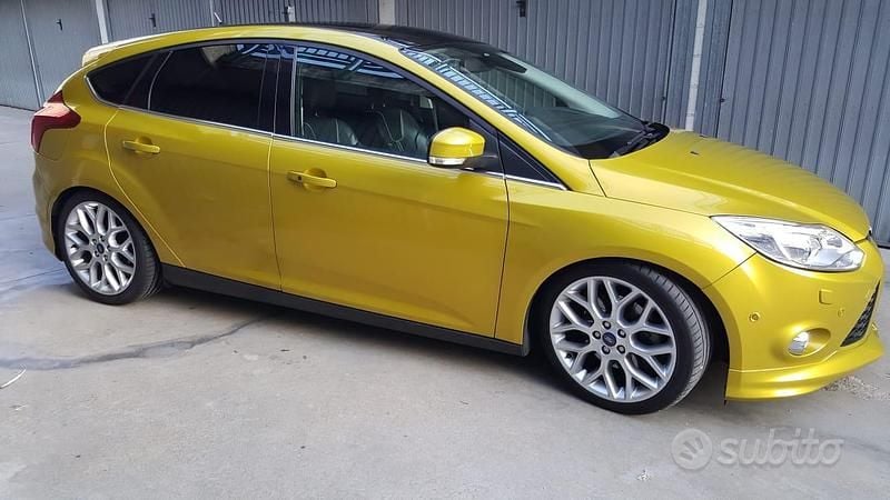 Usata Ford Focus Individual 150 CV (110 kW) 2011 Giallo Berlina