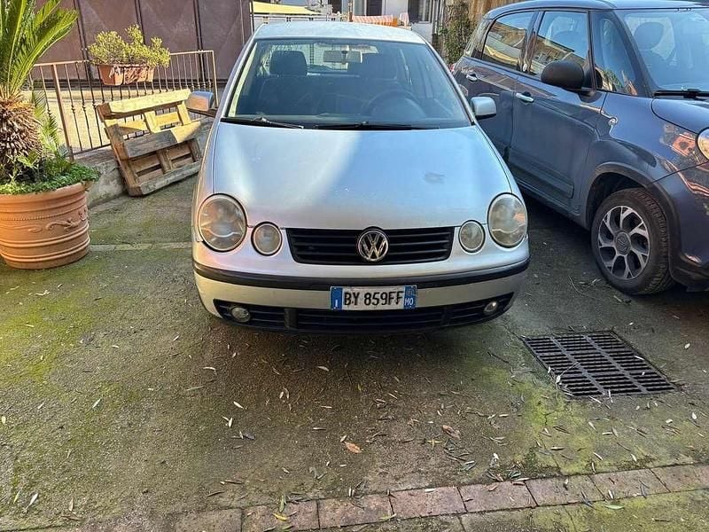 Usata VW Polo Comfortline 64 CV (47 kW) 2002 Argento Utilitaria
