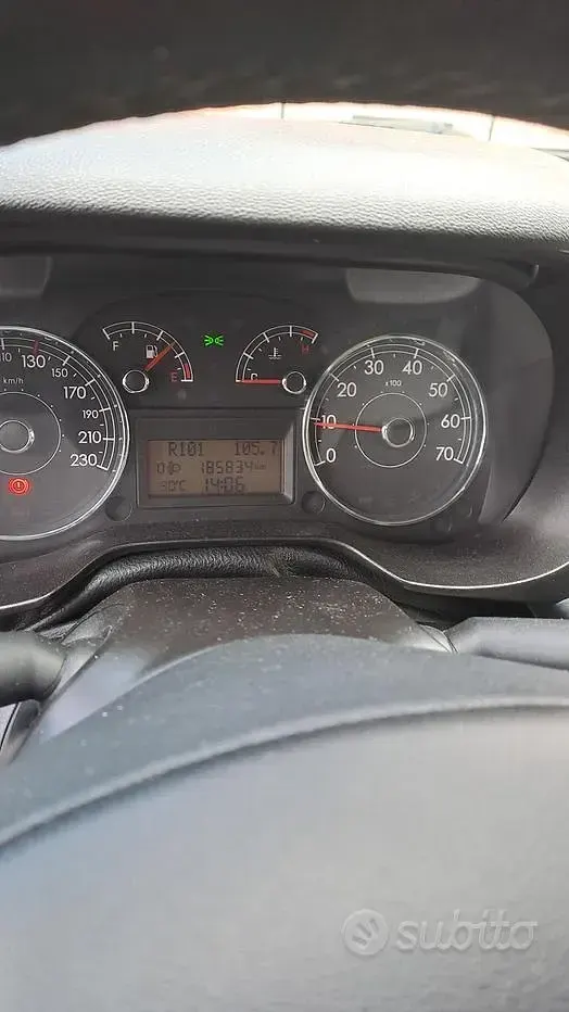 Usata Fiat Grande Punto 75 CV (55 kW) 2009 Grigio Utilitaria