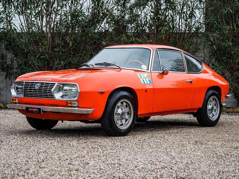 Rosso san siro Usata 1971 Lancia Fulvia S Coupé | 36.500 € - Immagine 1/4