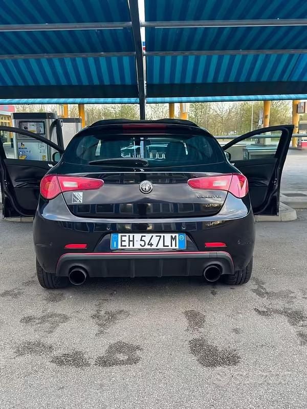 Usata Alfa Romeo Giulietta 170 CV (125 kW) 2011 Nero Utilitaria