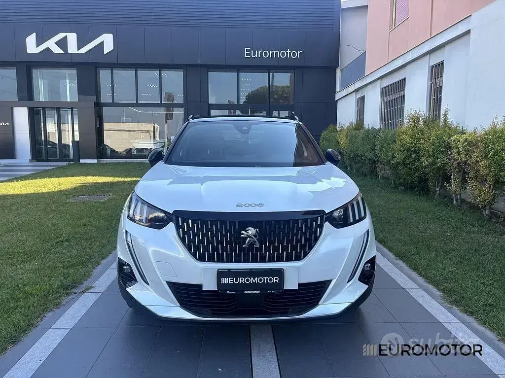Usata Peugeot 2008 GT 110 CV (80 kW) 2022 Bianco SUV