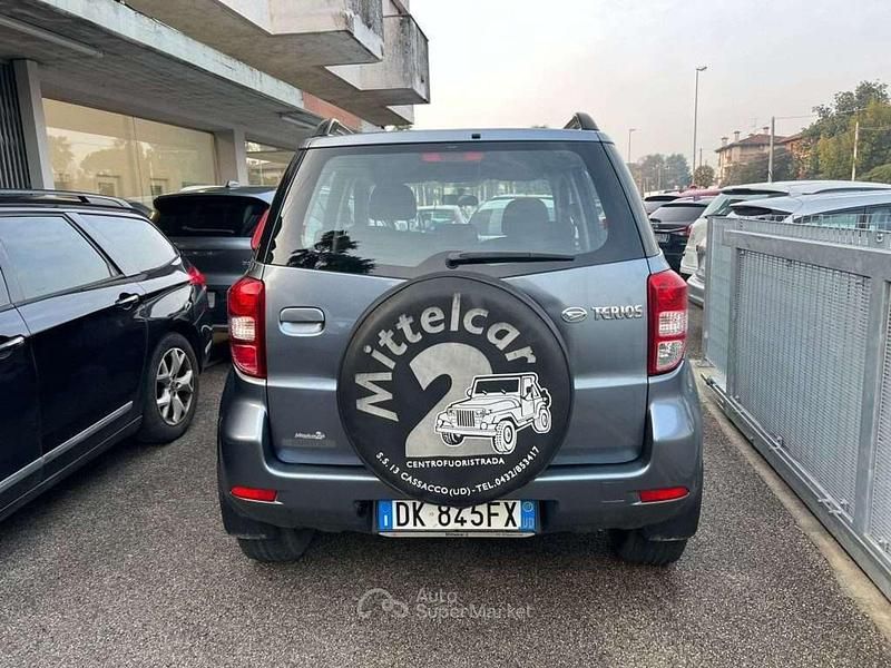 Usata Daihatsu Terios 105 CV (77 kW) 2007 Grigio SUV