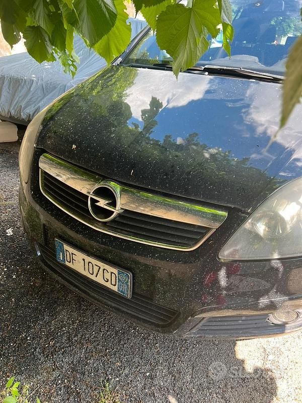 Usata Opel Zafira 120 CV (88 kW) 2007 Nero Monovolume