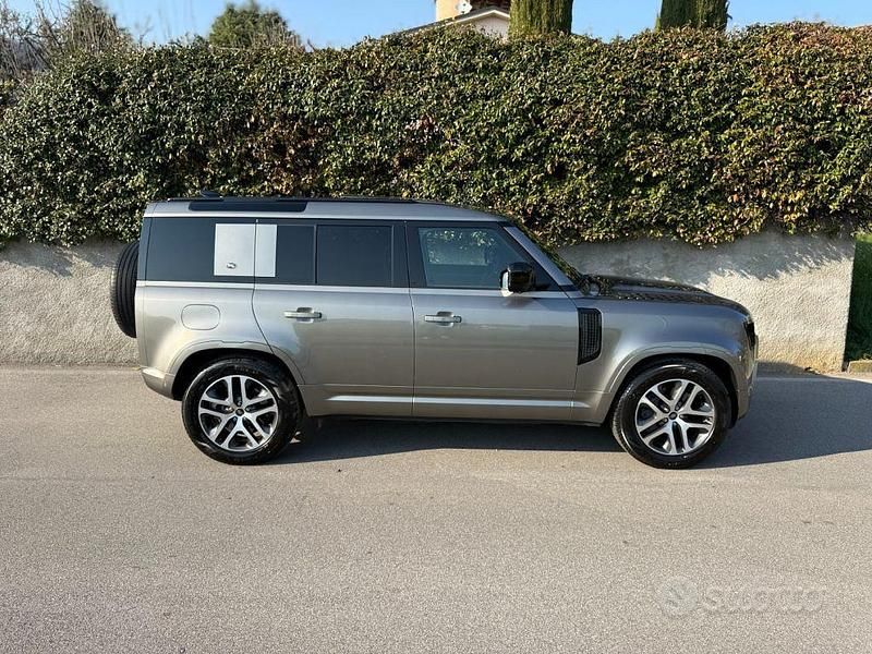 Usata Land Rover Defender 404 CV (297 kW) 2022 Grigio SUV
