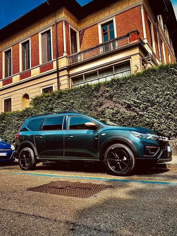 Usata Dacia Jogger Expression 101 CV (74 kW) 2024 Verde Monovolume