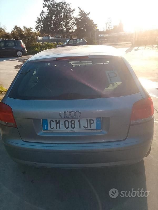 Usata Audi A3 105 CV (77 kW) 2004 Grigio Utilitaria