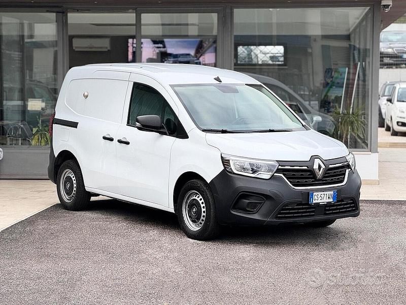 Usata Renault Kangoo 102 CV (75 kW) 2024 Bianco Monovolume