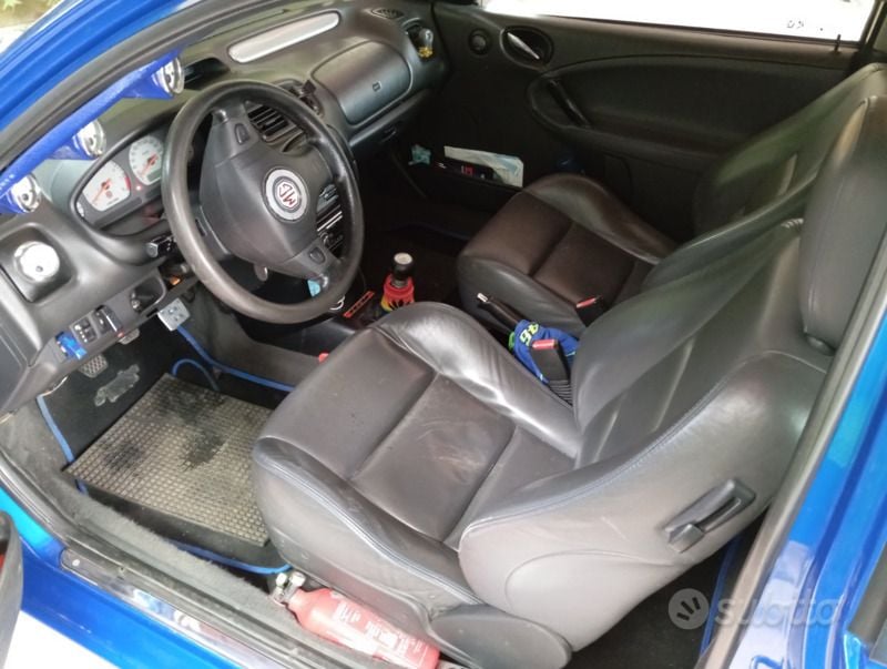 Usata MG ZR 120 CV (88 kW) 2002 Blu/azzurro Utilitaria