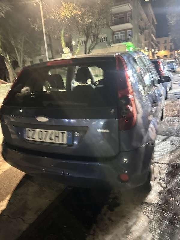 Usata Ford Fiesta Ambiente 68 CV (50 kW) 2005 Utilitaria