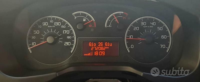 Usata Fiat Qubo Trekking 77 CV (56 kW) 2012 Rosso Monovolume