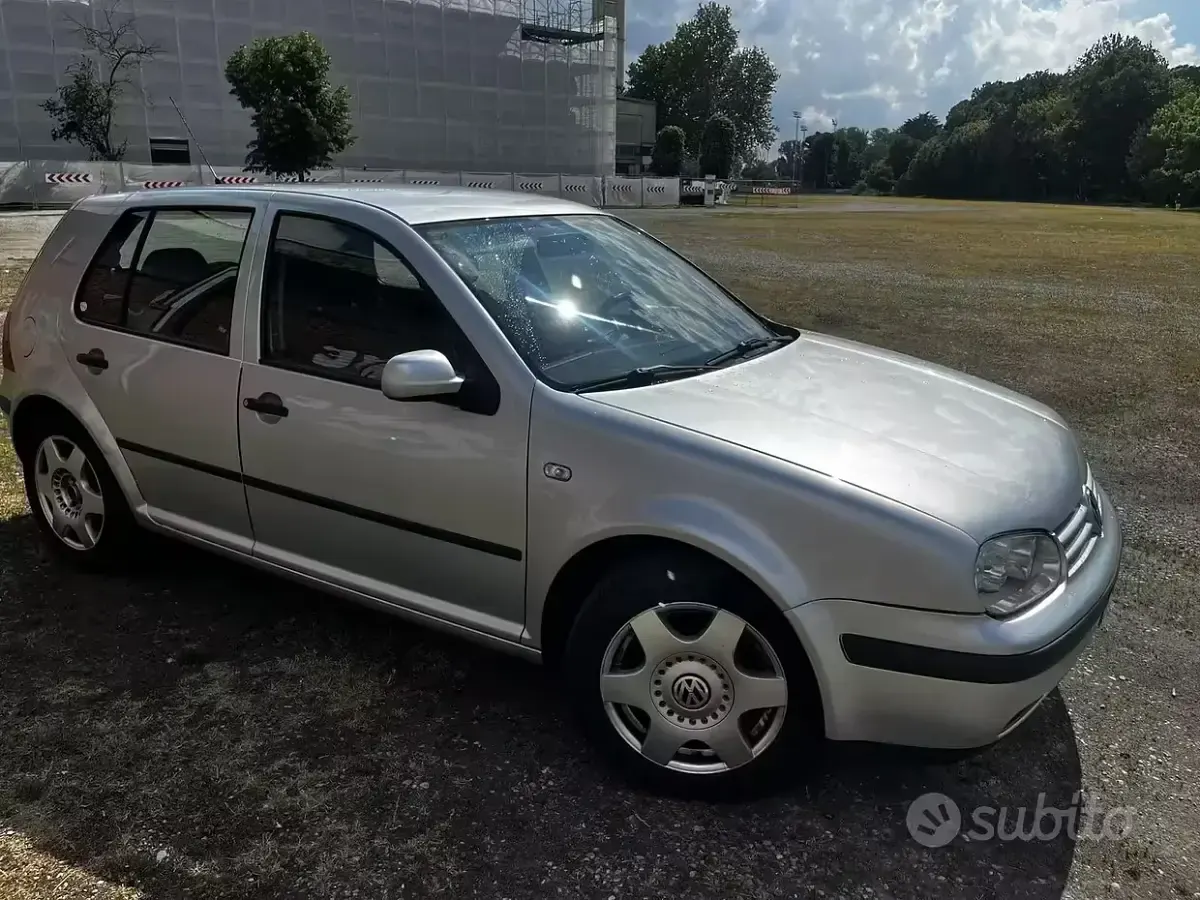 Usata VW Golf IV 75 CV (55 kW) 2000 Grigio Berlina