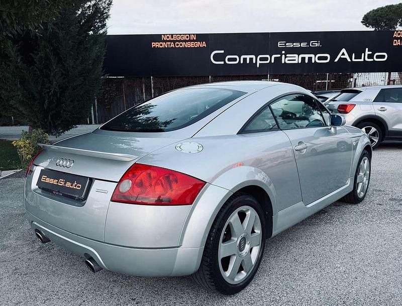 Usata Audi Coupé 224 CV (164 kW) 2002 Argento Coupé