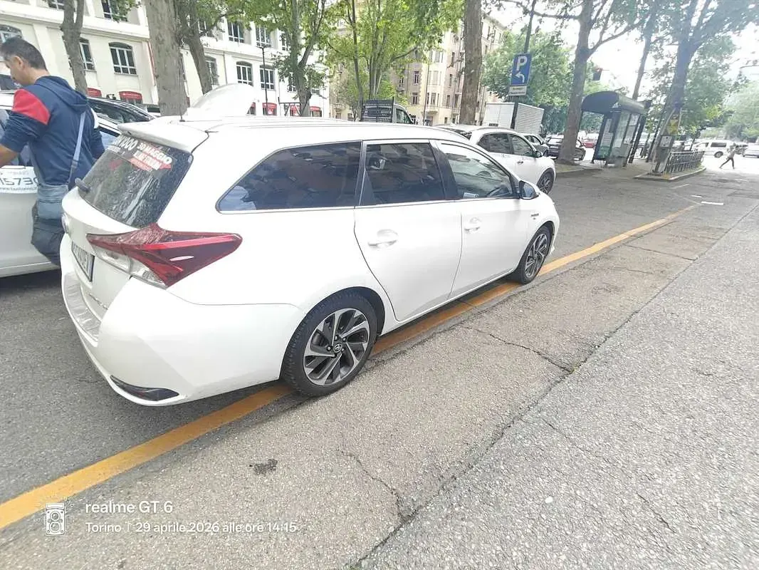 Gebraucht Toyota Auris Hybrid Lounge 99 PS (72 kW) 2016 Kombi
