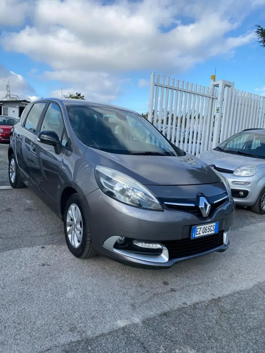 Usata Renault Scénic III 110 CV (80 kW) 2015 Grigio Monovolume