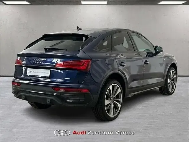 Nuova Audi Q5 Sportback Comfort 204 CV (150 kW) 2025 Blu navarra metallizzato SUV