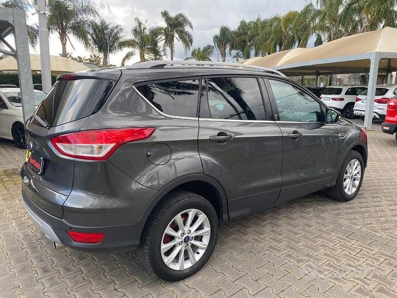 Usata Ford Kuga Titanium 150 CV (110 kW) 2015 Grigio SUV